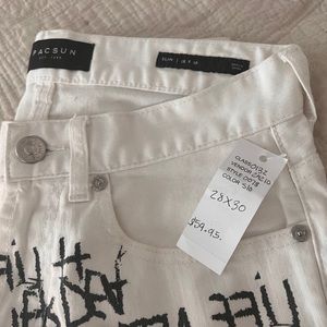 Brand new Pacsun Jeans size 28X30
Women jeans
